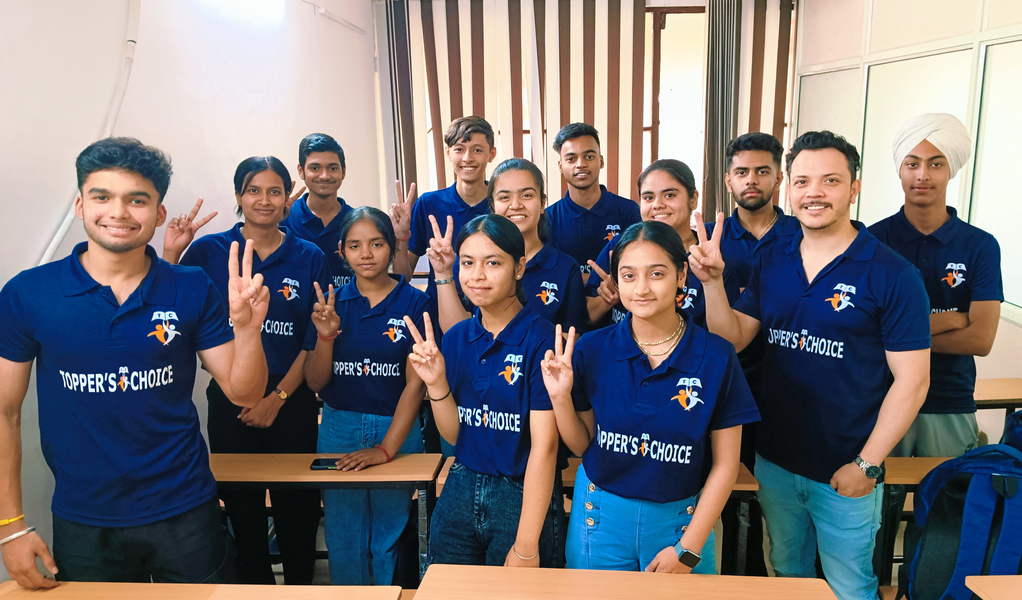 Cover photo of Topper's Choice institute Best JEE Dropper, NEET Dropper, Class 9th,10th | 11th, 12th, Best JEE & NEET Coaching in Chandigarh